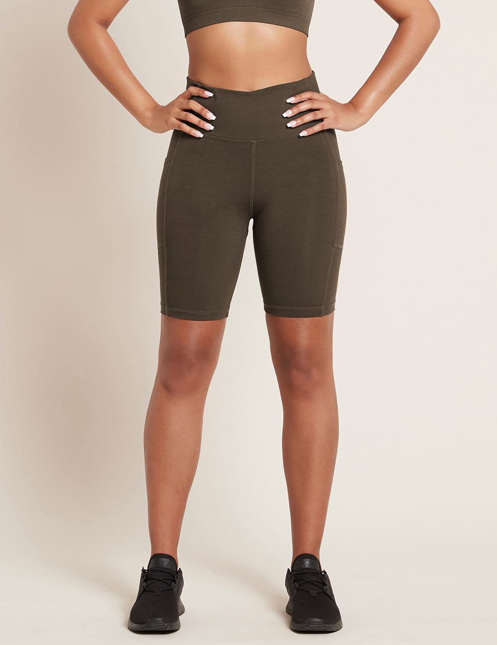 Motivate 8" High-Waist Shorts
