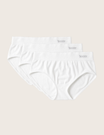 Boody's komfortable Midi Briefs omfavner din hofter alle de rigtige steder. Ikke for højt eller for lavt men perfekt midt i mellem vores Classic Bikini og Full Briefs. Den brede elastik i toppen giver støtte uden at stramme og vil naturligt hjælpe til at forme din figur. Midi Brief har en klassisk form som tilbyder moderat til fuld dækning.