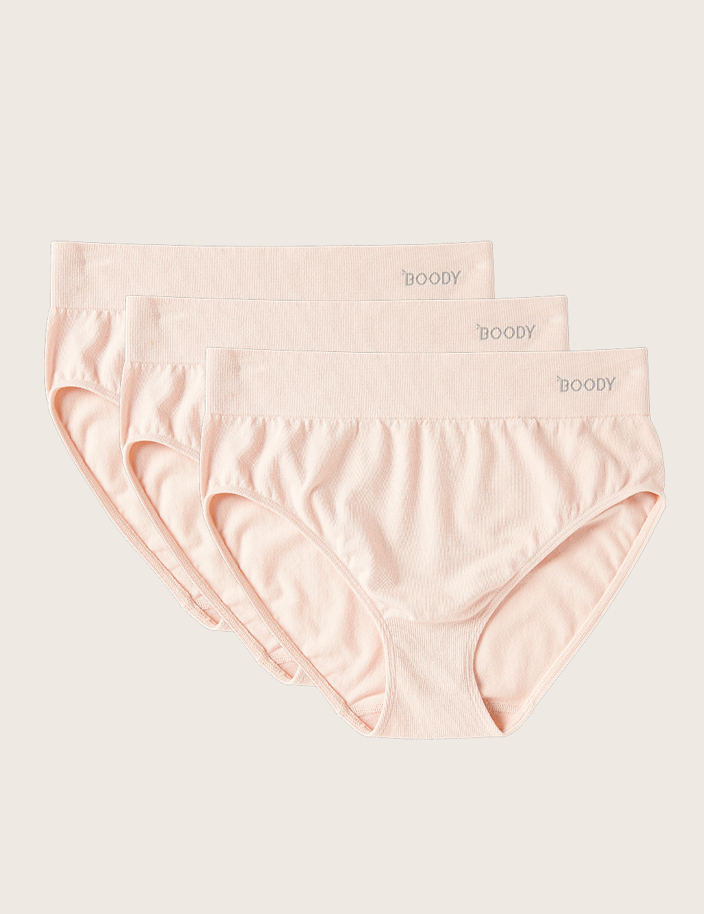 Boody's Full Brief er blød, støttende og har en flatterende pasform med høj talje. De er sømfrit og har en blød ribbet linning, der ligger fladt på din hud, gnaver ikke og efterlader et udsøgt udseende under tøjet. Der er intet mere flatterende end en perfekt pasform og det har disse trusser. Maxi trusser er måske en smule gammeldags, men vores producenter bruger en splinterny teknologi til at lave disse elastiske og sømfri herligheder. De er særligt gode under højtaljede bukser og kjoler.