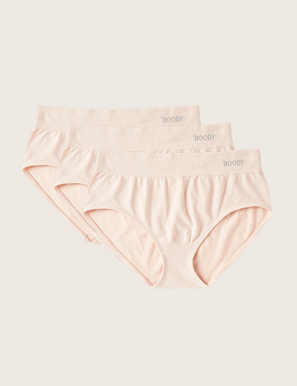 Boody's komfortable Midi Briefs omfavner din hofter alle de rigtige steder. Ikke for højt eller for lavt men perfekt midt i mellem vores Classic Bikini og Full Briefs. Den brede elastik i toppen giver støtte uden at stramme og vil naturligt hjælpe til at forme din figur. Midi Brief har en klassisk form som tilbyder moderat til fuld dækning.